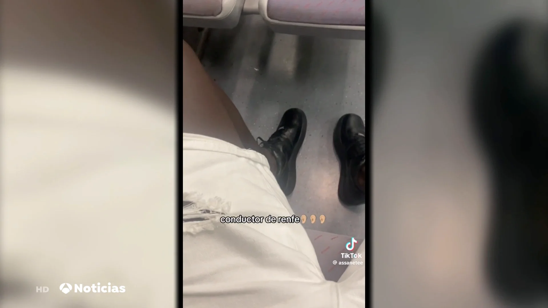 Un maquinista estalla ante viajeros que cruzan las vías Un maquinista estalla ante viajeros que cruzan las vías