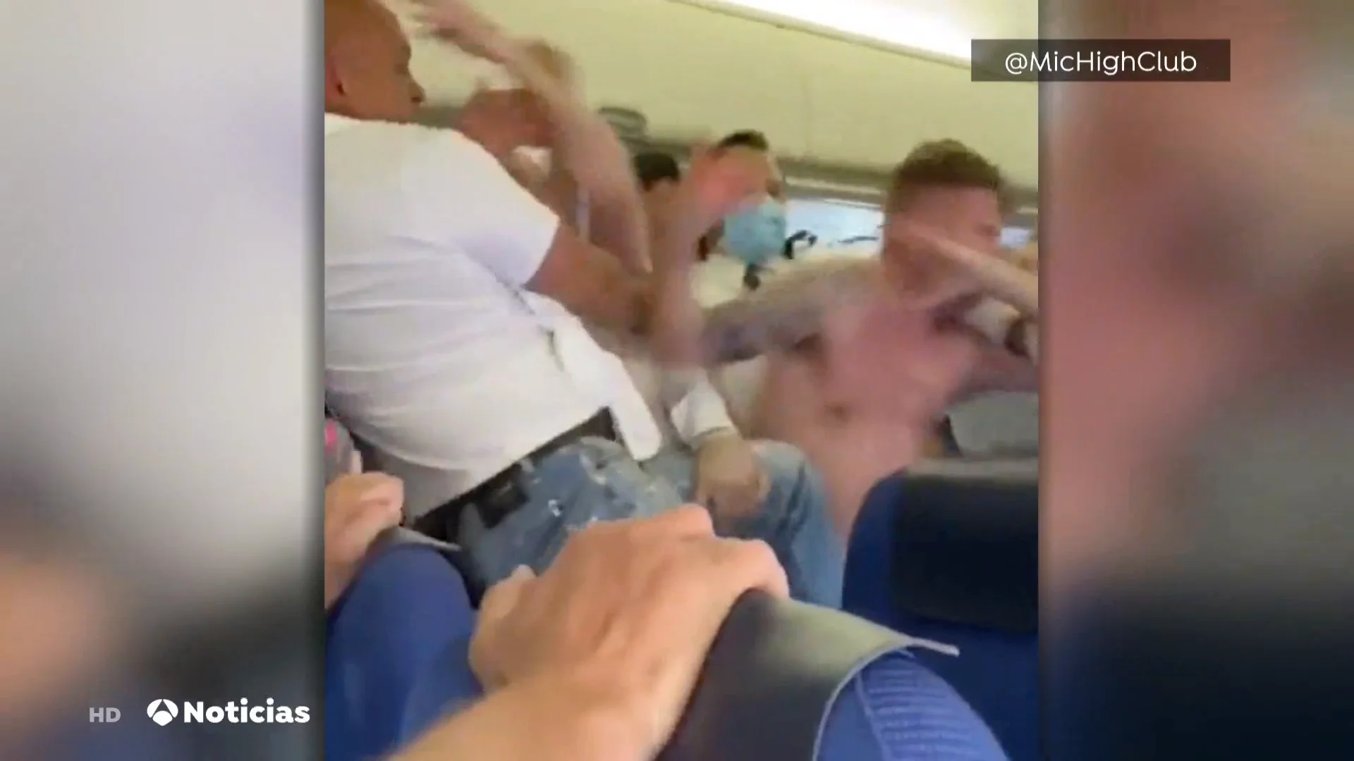 Al menos un vuelo diario se retrasa por culpa de pasajeros ebrios Al menos un vuelo diario se retrasa por culpa de pasajeros ebrios