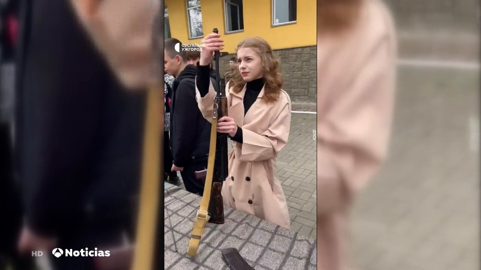 Cavar trincheras o lanzar granadas: Rusia aumenta la militarización en las escuelas