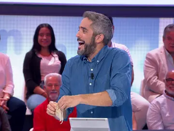 El sorprendente regalo de Unax Ugalde a Roberto Leal: “Te íbamos a traer vino pero…” El sorprendente regalo de Unax Ugalde a Roberto Leal: “Te íbamos a traer vino pero…”