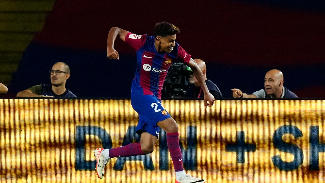 OFICIAL: Lamine Yamal renueva con el Barça hasta 2026