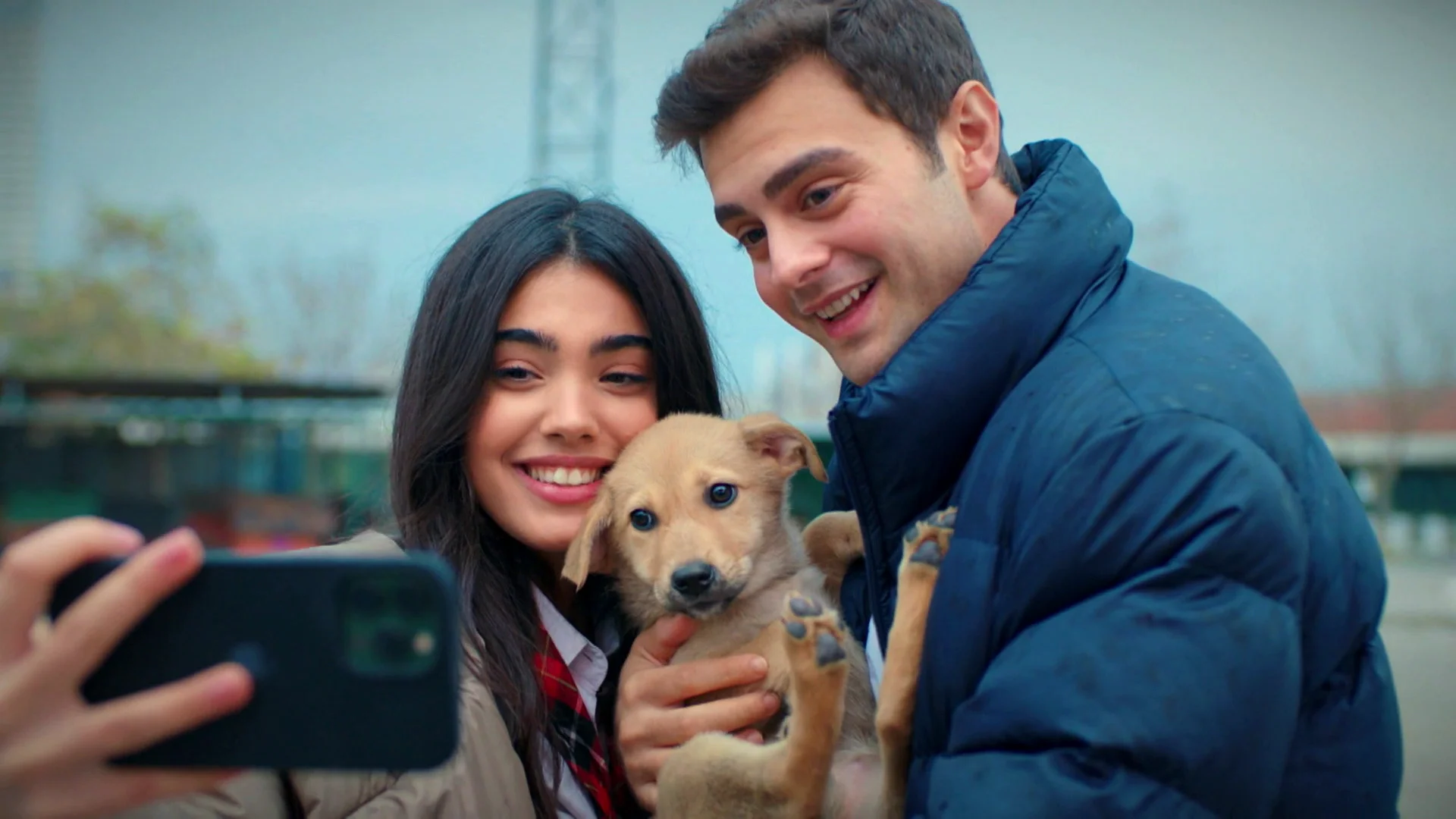 Ömer emociona a Süsen con una bonita sorpresa... ¡adoptan a un perrito de un refugio de animales! Ömer emociona a Süsen con una bonita sorpresa... ¡adoptan a un perrito de un refugio de animales!