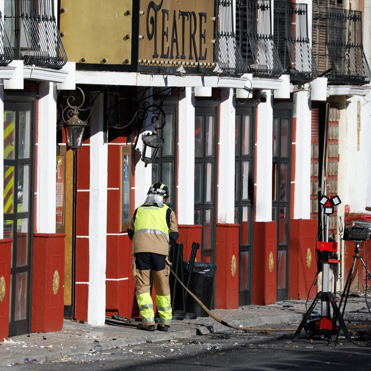 Los cañones de fuego frío de Teatre podrían estar detrás del incendio de  Murcia, según el abogado de La Fonda