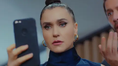 Avance del próximo capítulo de Pecado Original: Ender recibe las imágenes con las que le ha amenazado Şahika… ¿qué hará ahora? Avance del próximo capítulo de Pecado Original: Ender recibe las imágenes con las que le ha amenazado Şahika… ¿qué hará ahora?