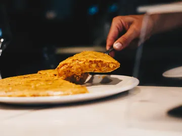 Y la mejor tortilla de patatas está en... Y la mejor tortilla de patatas está en...