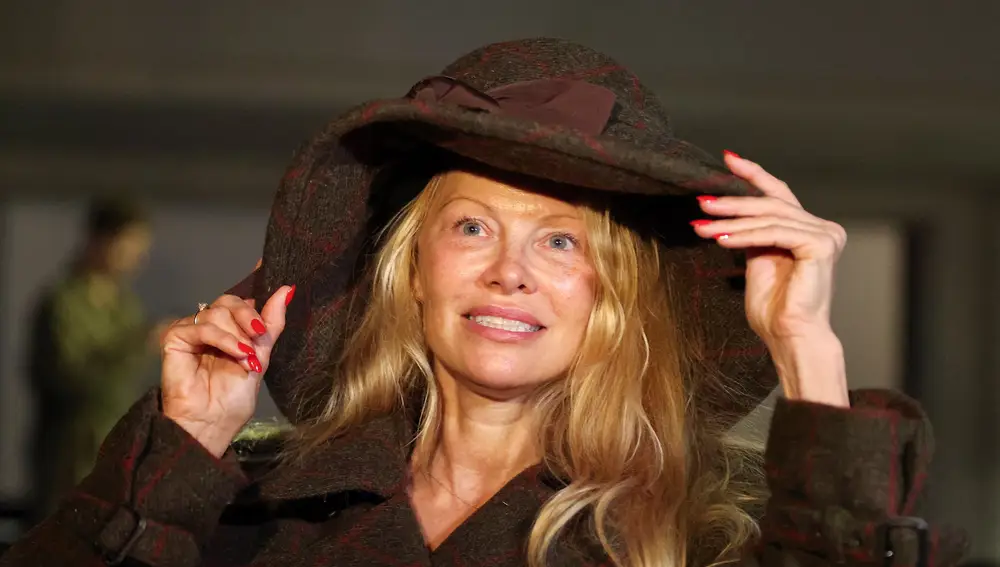 Pamela Anderson en el desfile de Vivienne Westwood en la Semana de la Moda de París
