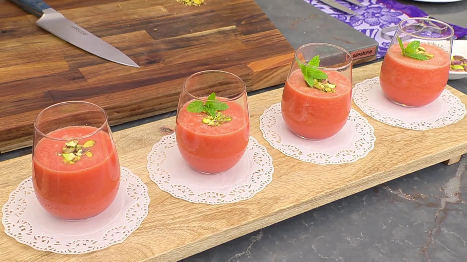 Una bebida que alimenta, lista en 5 minutos: batido de tomate, zanahoria y sandía Una bebida que alimenta, lista en 5 minutos: batido de tomate, zanahoria y sandía