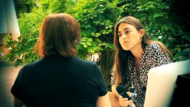 Descubrió la mentira de su estafador del amor, pero siguen en contacto: 