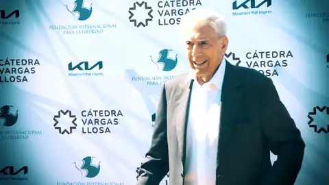 El dardo a Isabel Preysler en la presentación del nuevo libro de Vargas Llosa: "Por primera vez no he encontrado ninguna errata" El dardo a Isabel Preysler en la presentación del nuevo libro de Vargas Llosa: "Por primera vez no he encontrado ninguna errata"