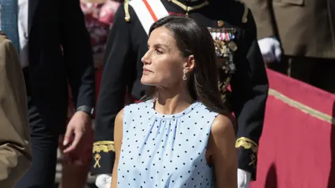 La reina Letizia en la jura de bandera de Leonor La reina Letizia en la jura de bandera de Leonor