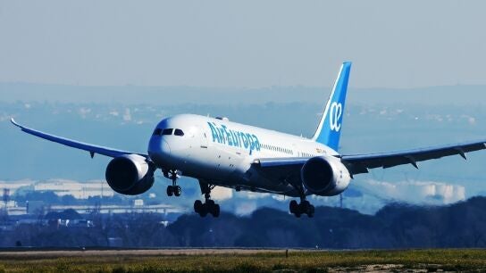 A3 Noticias 1 (10-10-23) Air Europa sufre un ciberataque masivo y pide a sus clientes que cancelen sus tarjetas de cr&eacute;dito