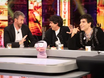 Trancas y Barrancas, a sabiendas de que los directores son unos auténticos expertos en el amor, les han sometido a una de sus pruebas más famosas. Trancas y Barrancas, a sabiendas de que los directores son unos auténticos expertos en el amor, les han sometido a una de sus pruebas más famosas.