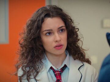 Asiye, celosa del acercamiento entre Yasmin y Doruk: "No pierden el tiempo"
