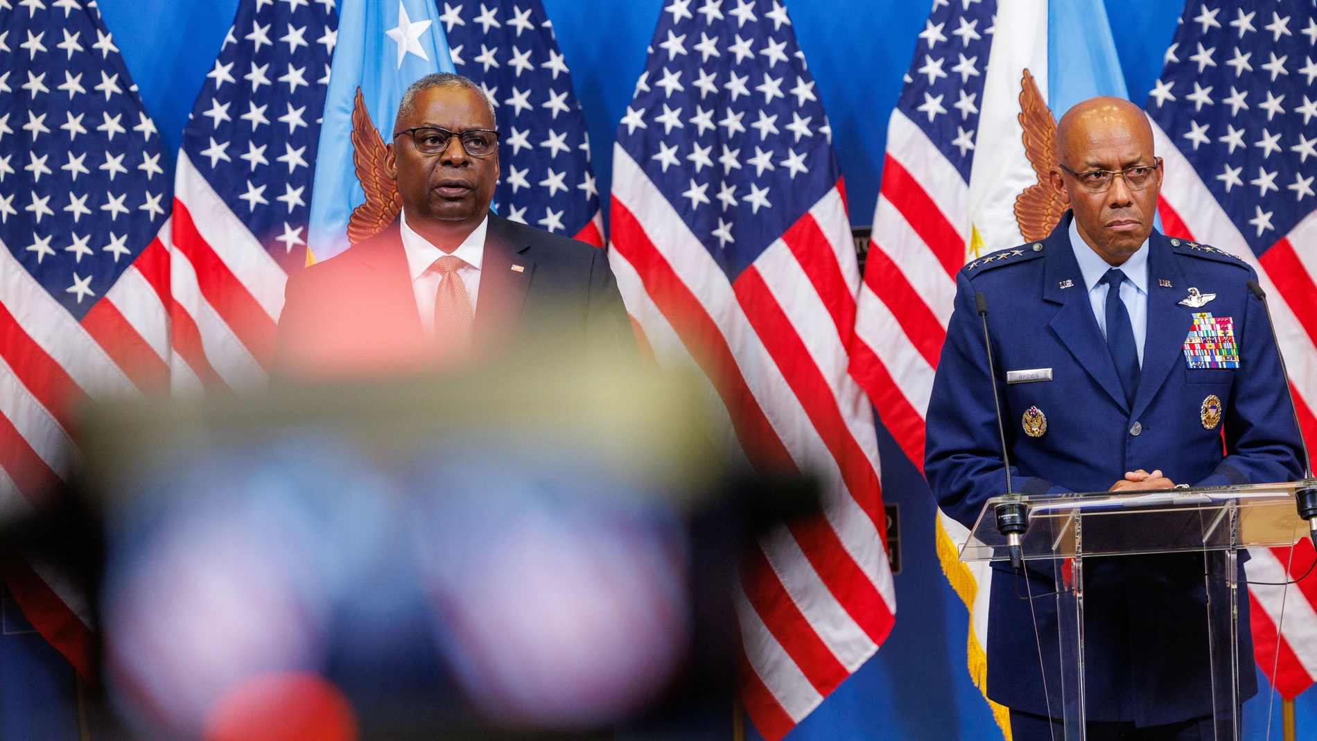 El secretario estadounidense de Defensa, Lloyd Austin, y el jefe del Estado Mayor conjunto de Estados Unidos, el general Charles Q. Brown Jr
