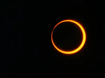 Ejemplo de eclipse solar anular