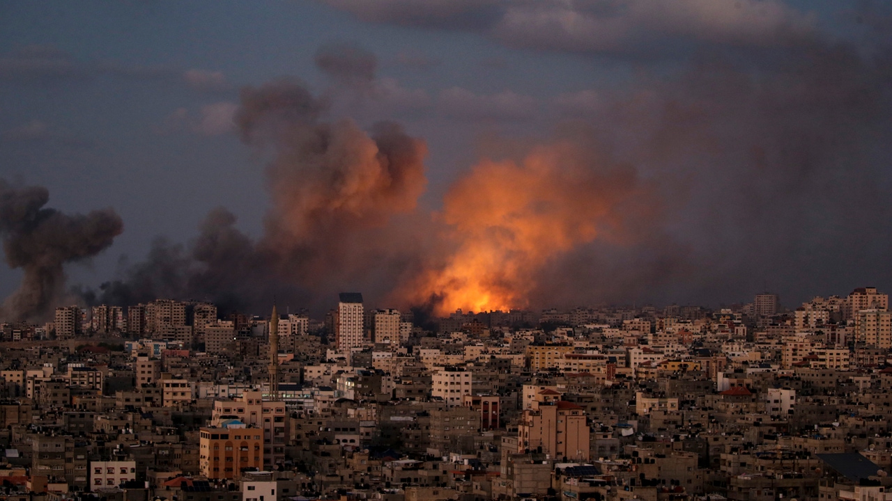 EEUU, Israel y Egipto anuncian el alto el fuego durante unas horas en el sur de Gaza, aunque Netanyahu lo niega