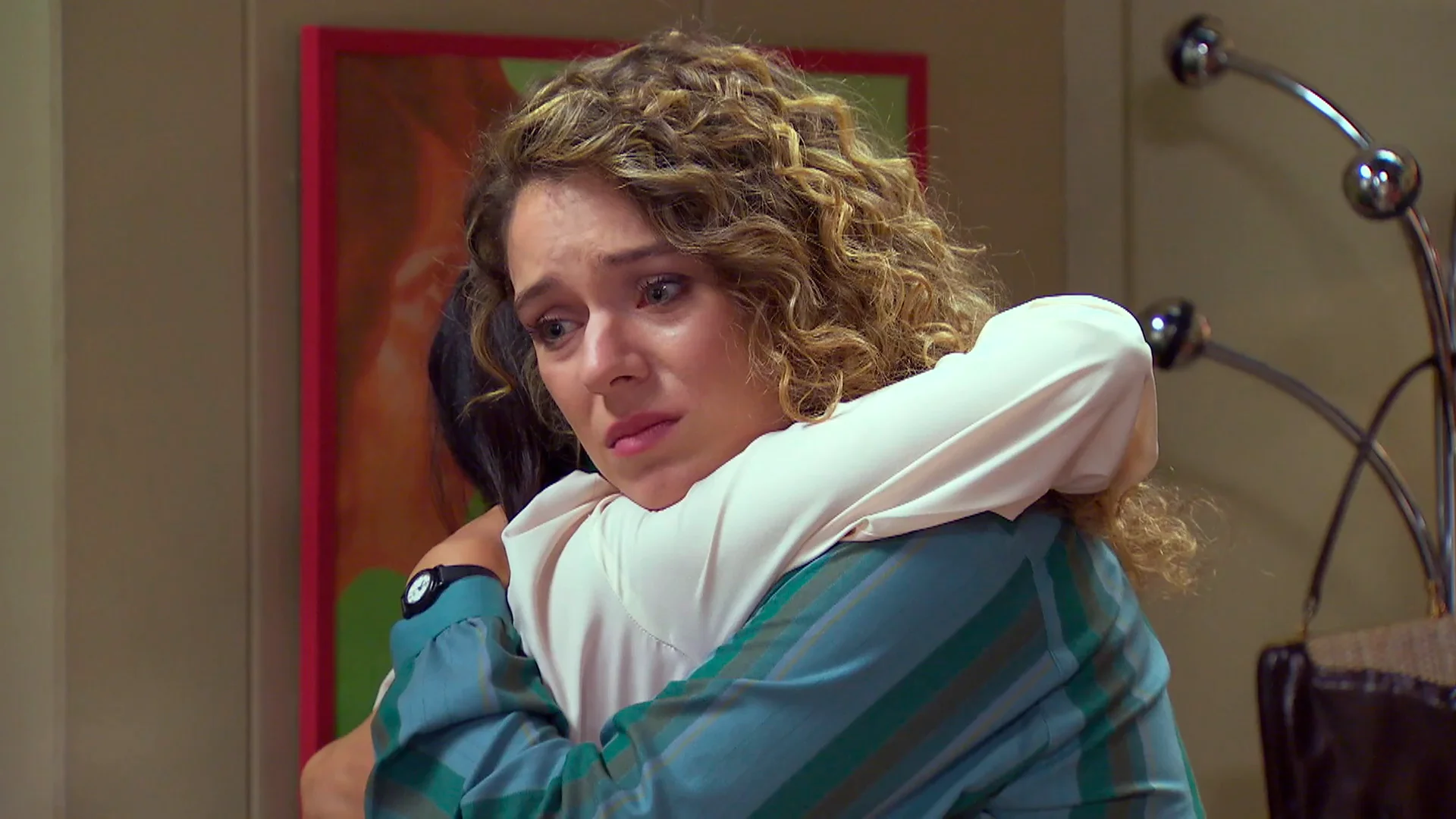 Manolita abraza a Lola mientras calma su dolor: “Me duele demasiado no estar con Malena” Manolita abraza a Lola mientras calma su dolor: “Me duele demasiado no estar con Malena”