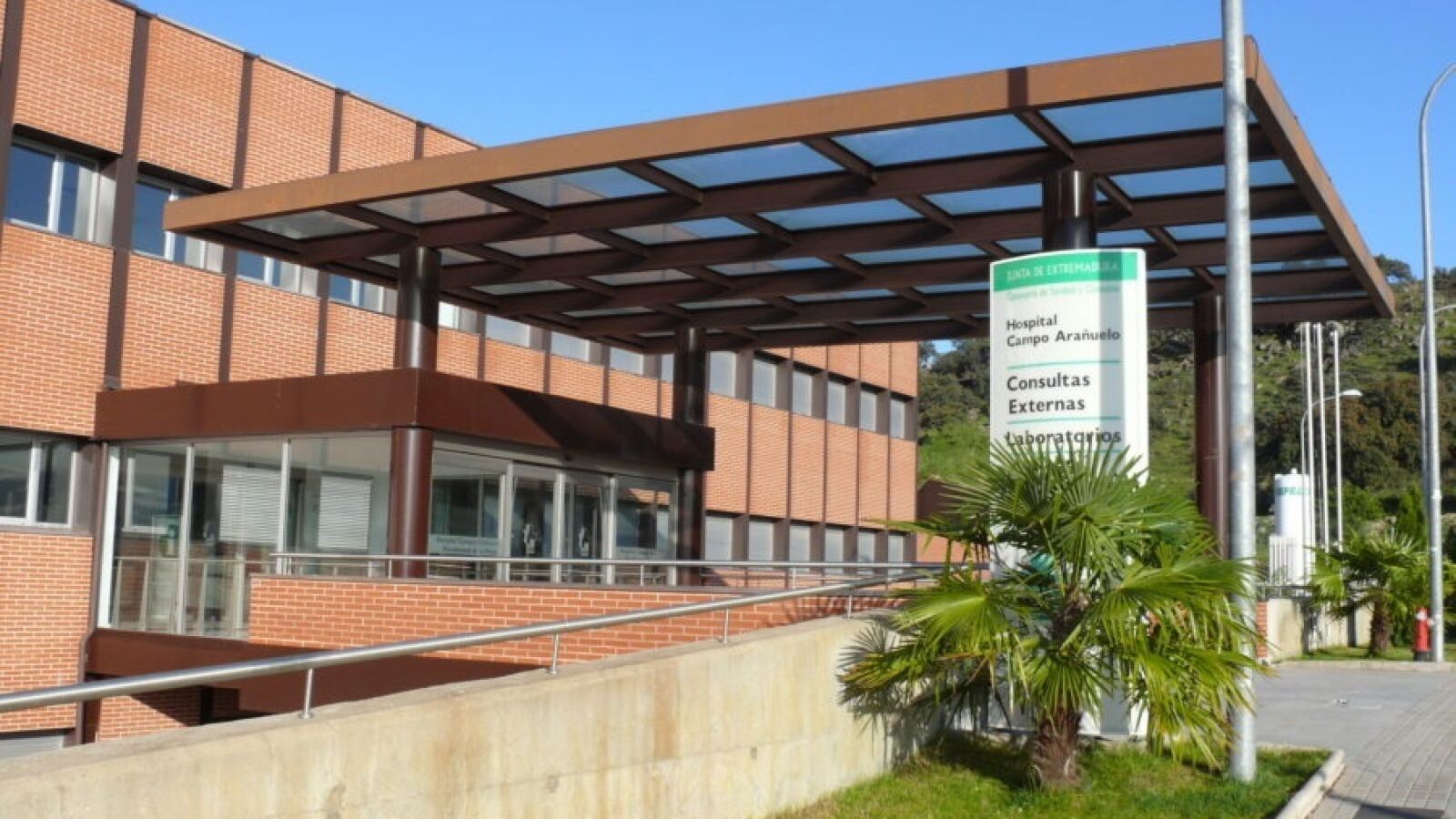 Herida grave una bebé de un año tras ser atropellada en una finca en Cáceres
