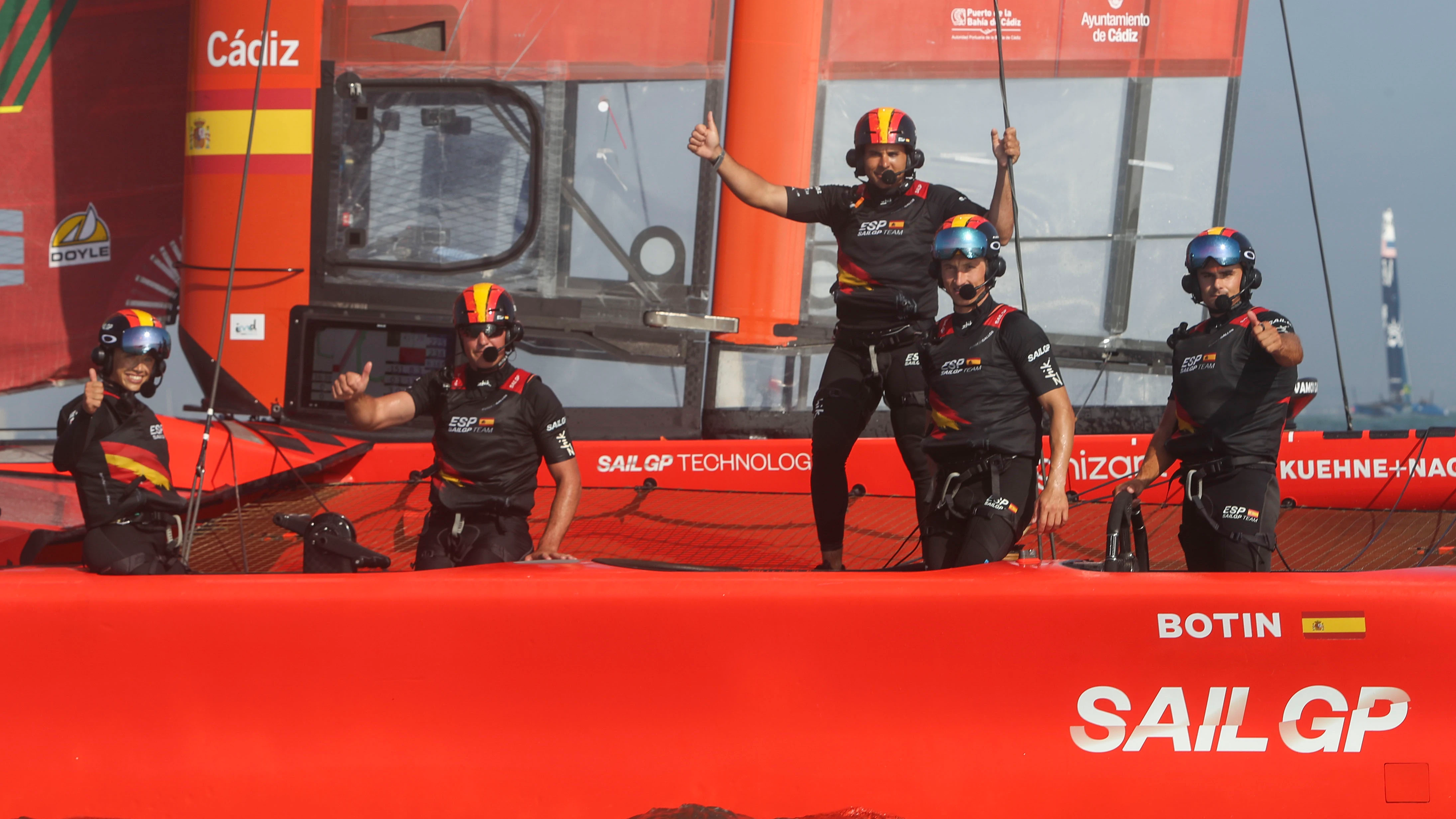 El equipo español durante la carrera de Sail GP en la bahía de Cádiz El equipo español durante la carrera de Sail GP en la bahía de Cádiz