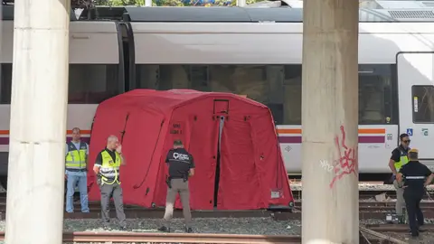 Policía y UME en la estación de Santa Justa, Sevilla Policía y UME en la estación de Santa Justa, Sevilla
