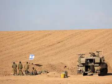Soldados israelíes en la frontera con Gaza Soldados israelíes en la frontera con Gaza
