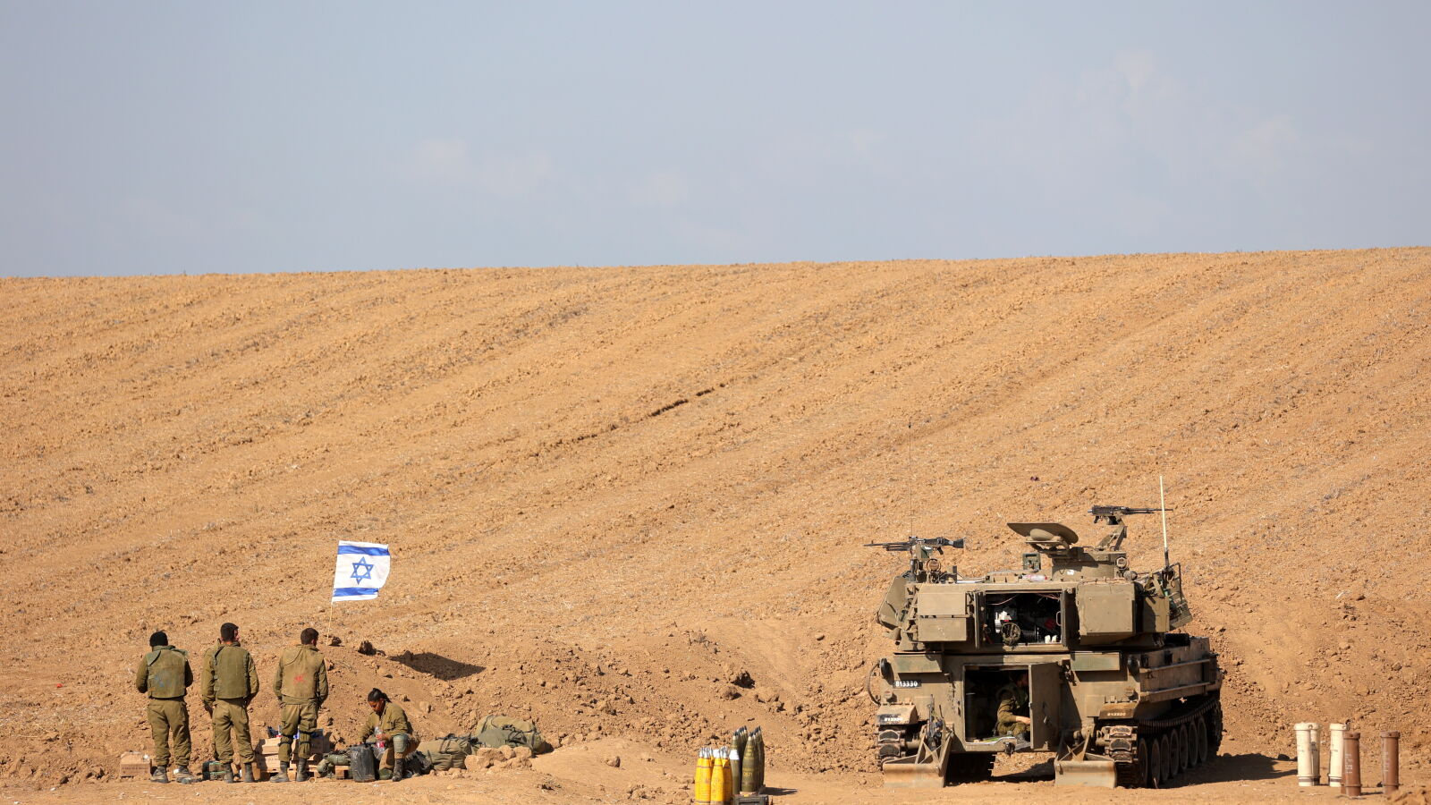 Israel prepara la incursión terrestre mientras Gaza vive una crisis humanitaria sin precedentes