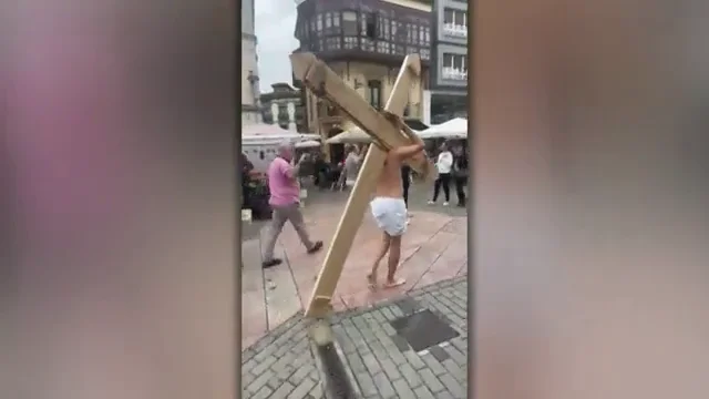 El 'via crucis' de un hostelero de Asturias obligado a cerrar después de invertir medio millón de euros El 'via crucis' de un hostelero de Asturias obligado a cerrar después de invertir medio millón de euros