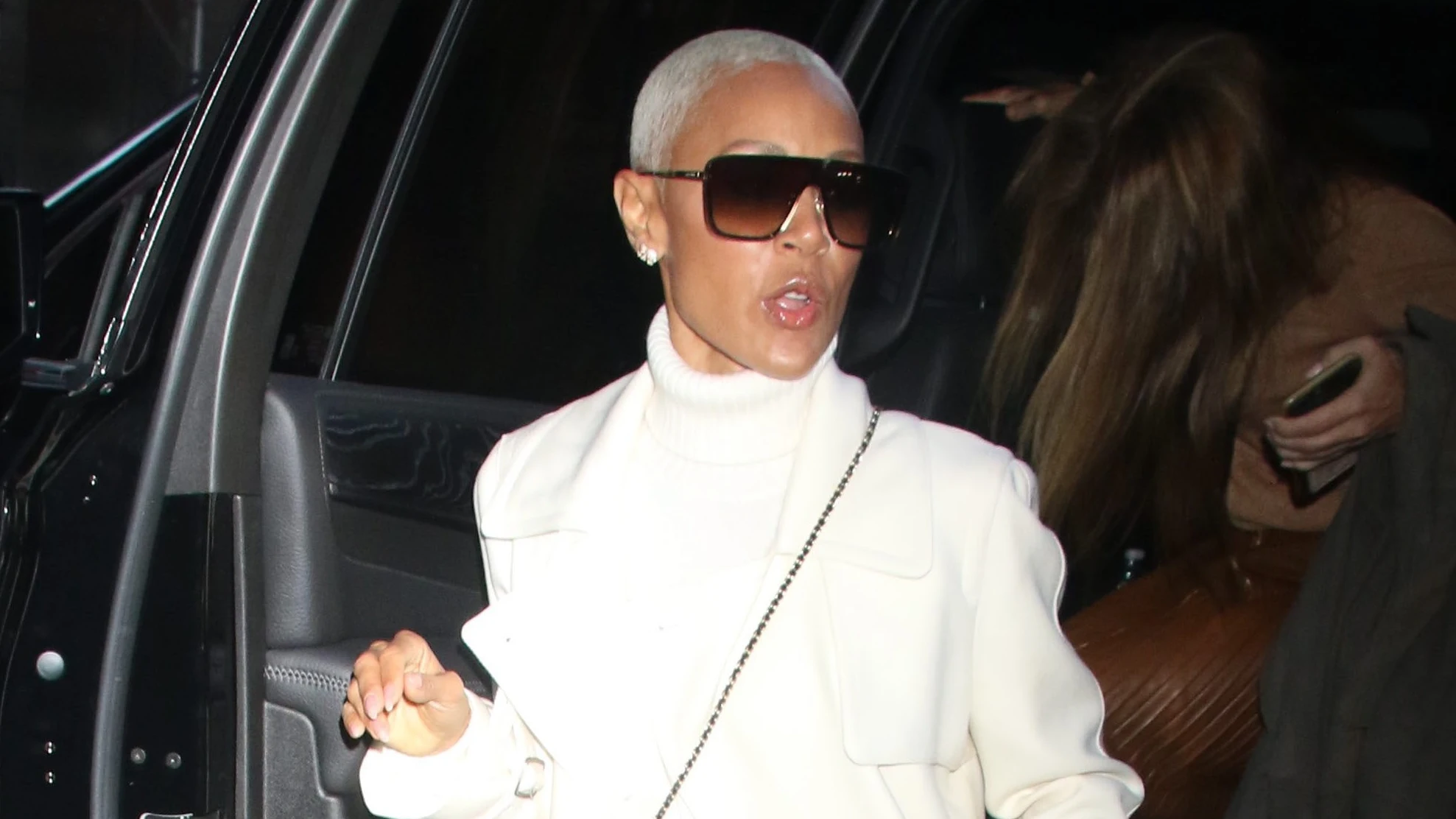 Jada Pinkett promocionando sus memorias Worthy en el programa Today Jada Pinkett promocionando sus memorias Worthy en el programa Today