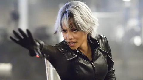 Halle Berry como Tormenta en X-Men Halle Berry como Tormenta en X-Men