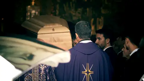 El último adiós a Álvaro Prieto en Córdoba, entre lágrimas y silencio: "Álvaro ha sido un regalo" El último adiós a Álvaro Prieto en Córdoba, entre lágrimas y silencio: "Álvaro ha sido un regalo"