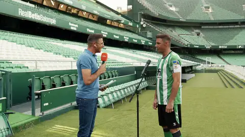 La catastrófica autoentrevista de Joaquín El Novato se hace una entrevista como futbolista