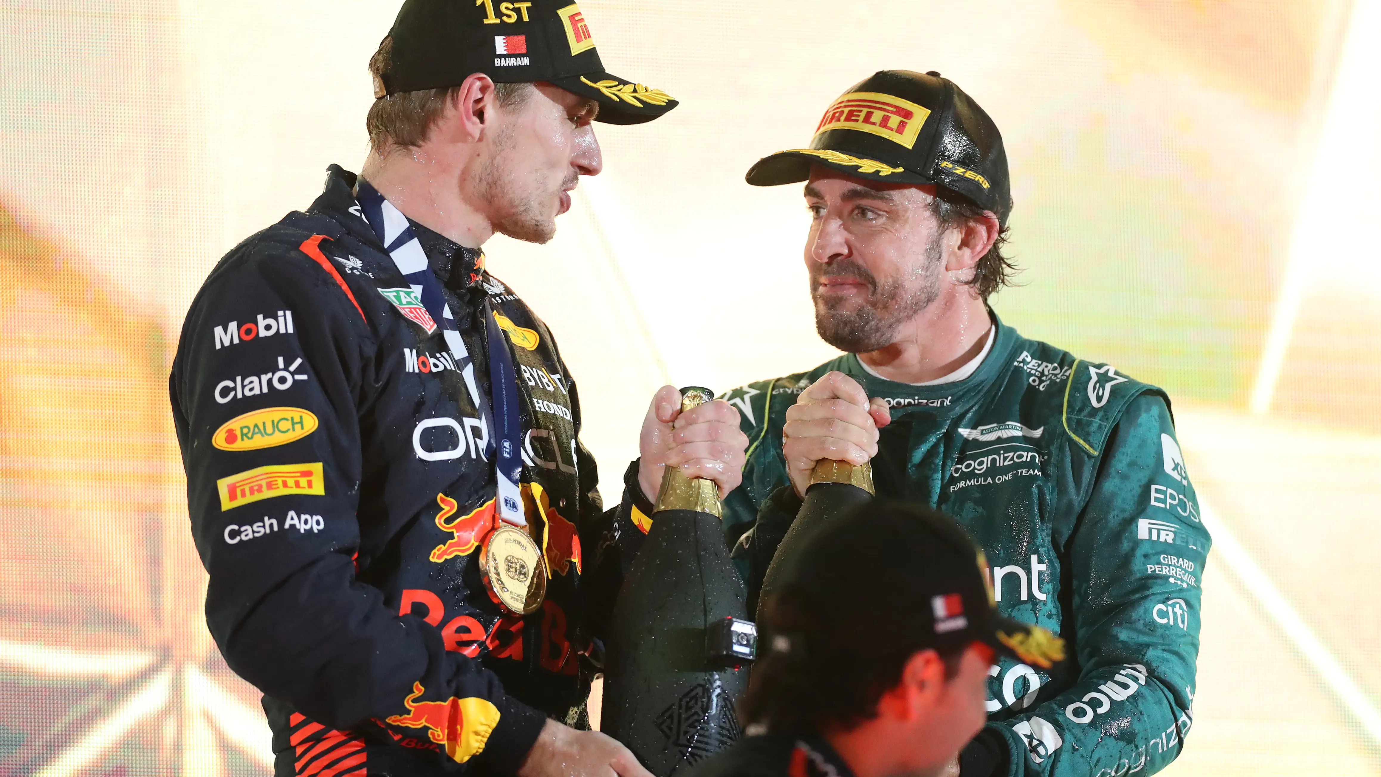 Max Verstappen y Fernando Alonso en el podio del GP de Bahréin 2023 Max Verstappen y Fernando Alonso en el podio del GP de Bahréin 2023
