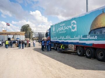Un camión con ayuda humanitaria
