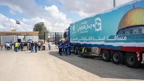 Un camión con ayuda humanitaria