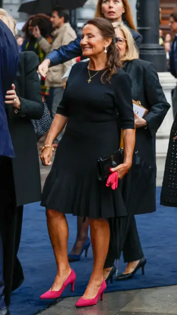 Los detalles en rosa del look de Paloma Rocasonalo Los detalles en rosa del look de Paloma Rocasonalo