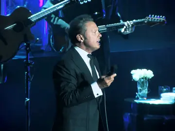 Luis Miguel bate todos los récords en México y se muestra más cercano que nunca: ¡Está disfrutando! Luis Miguel bate todos los récords en México y se muestra más cercano que nunca: ¡Está disfrutando!