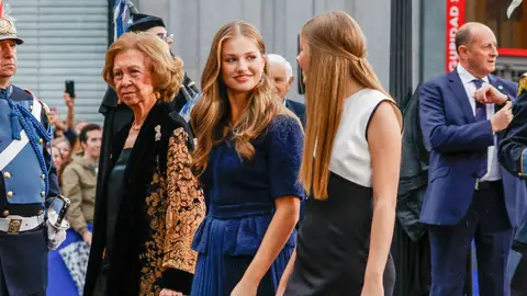 Doña Sofía, la princesa Leonor y la infanta Sofía en los Premios Princesa de Asturias Doña Sofía, la princesa Leonor y la infanta Sofía en los Premios Princesa de Asturias