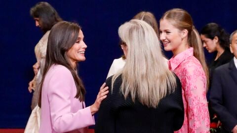 Doña Letizia y la princesa Leonor con Meryl Streep