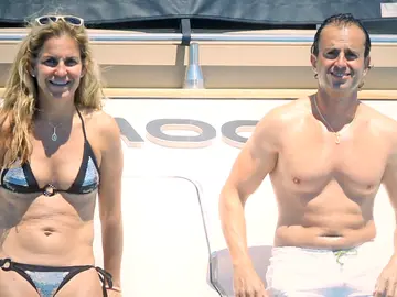 El derroche económico de Arantxa Sánchez Vicario y Josep Santacana a pesar de su deuda con el banco El derroche económico de Arantxa Sánchez Vicario y Josep Santacana a pesar de su deuda con el banco