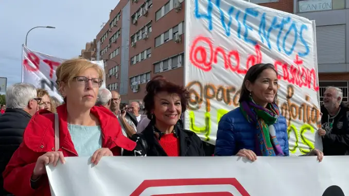La ministra Reyes Maroto, Ministerio de Industria, Comercio y Turismo, en la manifestación en contra de los cantones en Vicálvaro La ministra Reyes Maroto, Ministerio de Industria, Comercio y Turismo, en la manifestación en contra de los cantones en Vicálvaro
