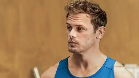 Sam Heughan en la temporada 2 de Men In Kilts junto a Graham McTavish Sam Heughan en la temporada 2 de Men In Kilts junto a Graham McTavish