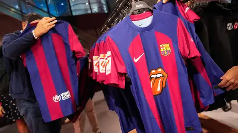 Camisetas del Barça con el logo de los Rolling Stones Camisetas del Barça con el logo de los Rolling Stones