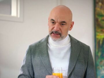 Ahmet da la cara por &Ouml;mer frente a su familia: "Ese chico es mi hijo"