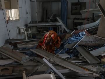 Devastación causada por el ataque al Hospital Árabe Ahli