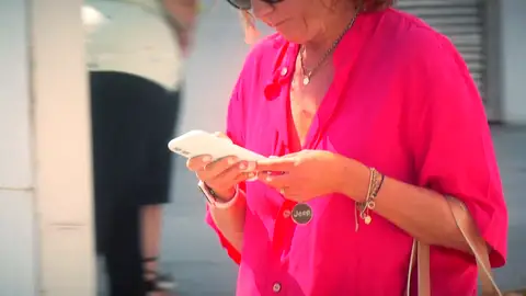 Ingrid cayó en la estafa del 'falso hijo en apuros' y le robaron 4 mil euros: "No he recuperado ni un euro" Ingrid cayó en la estafa del 'falso hijo en apuros' y le robaron 4 mil euros: "No he recuperado ni un euro"