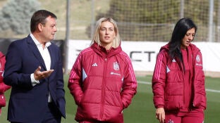 Jennifer Hermoso, en Las Rozas junto a Alexia Putellas y V&iacute;ctor Francos