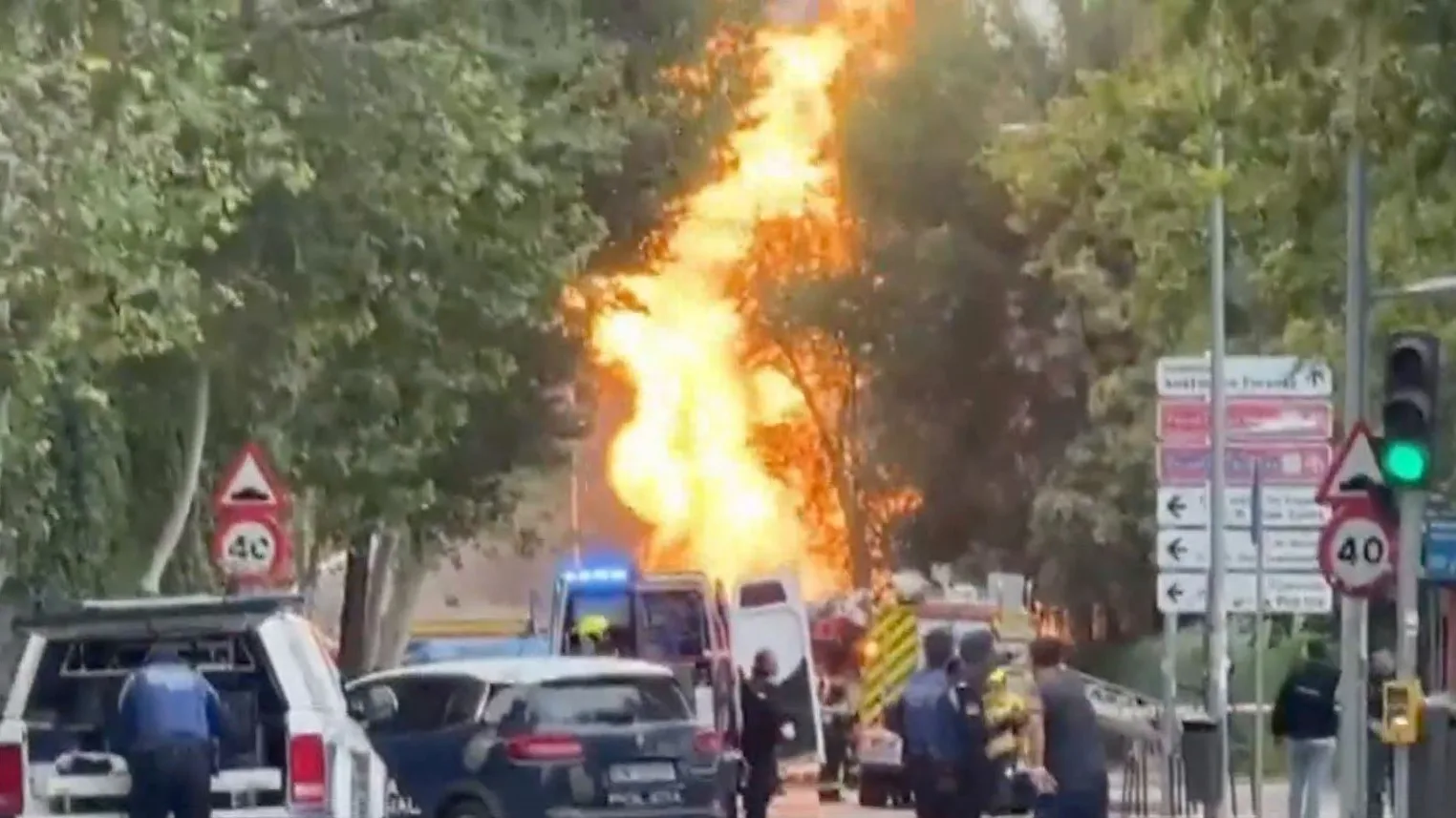 Fuego tras explosión en Ciudad Universitaria Fuego tras explosión en Ciudad Universitaria