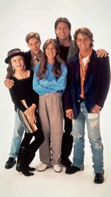 Blossom: Jenna von Oy, Michael Stoyanov, Mayim Bialik, Ted Wass, Joseph Lawrence en 1993 Blossom: Jenna von Oy, Michael Stoyanov, Mayim Bialik, Ted Wass, Joseph Lawrence en 1993