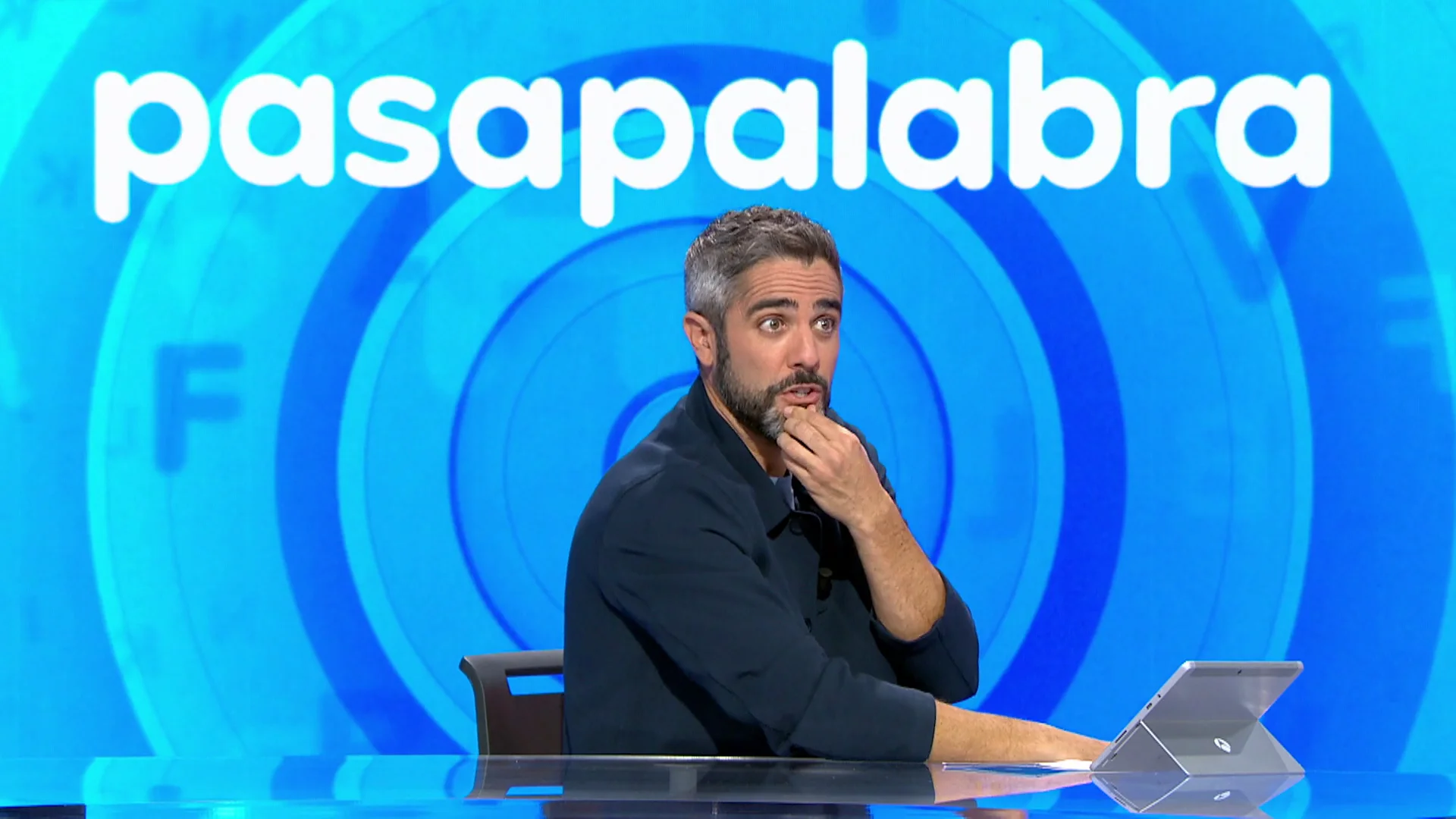 &ldquo;Tuve una infancia&rdquo;: Roberto Leal recuerda el look estilo Mois&eacute;s que llev&oacute; durante una etapa