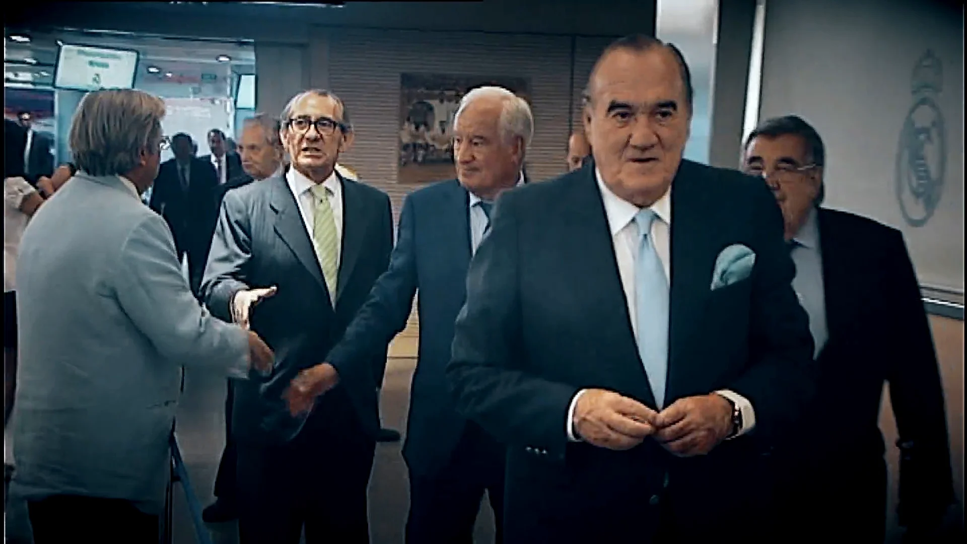 Tensión en el funeral de Fernando Fernández Tapias: "Los hijos pequeños se quedaron sin sitio, fue un drama" Tensión en el funeral de Fernando Fernández Tapias: "Los hijos pequeños se quedaron sin sitio, fue un drama"
